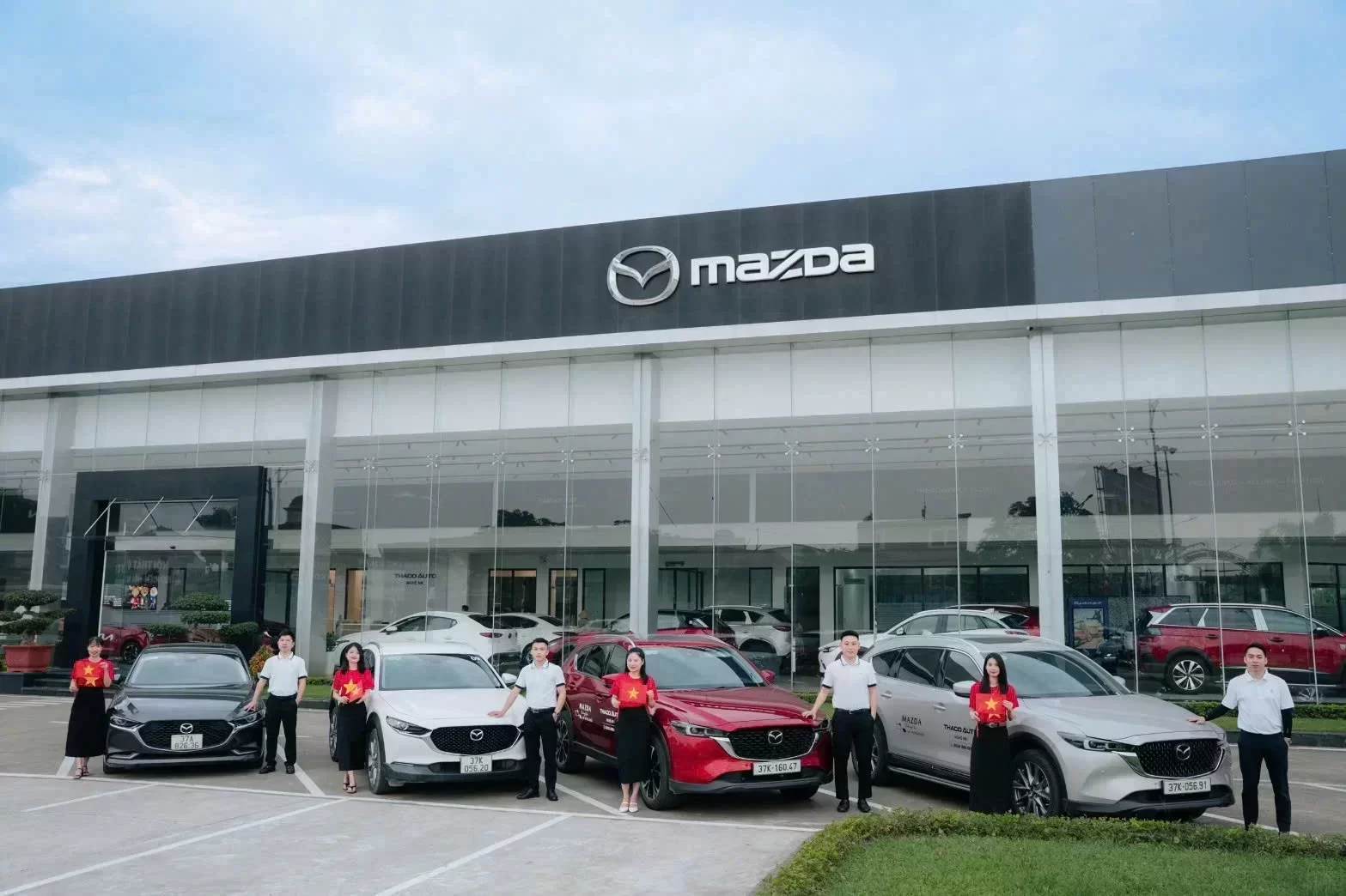 Hình ảnh showroom Mazda Nghệ An
